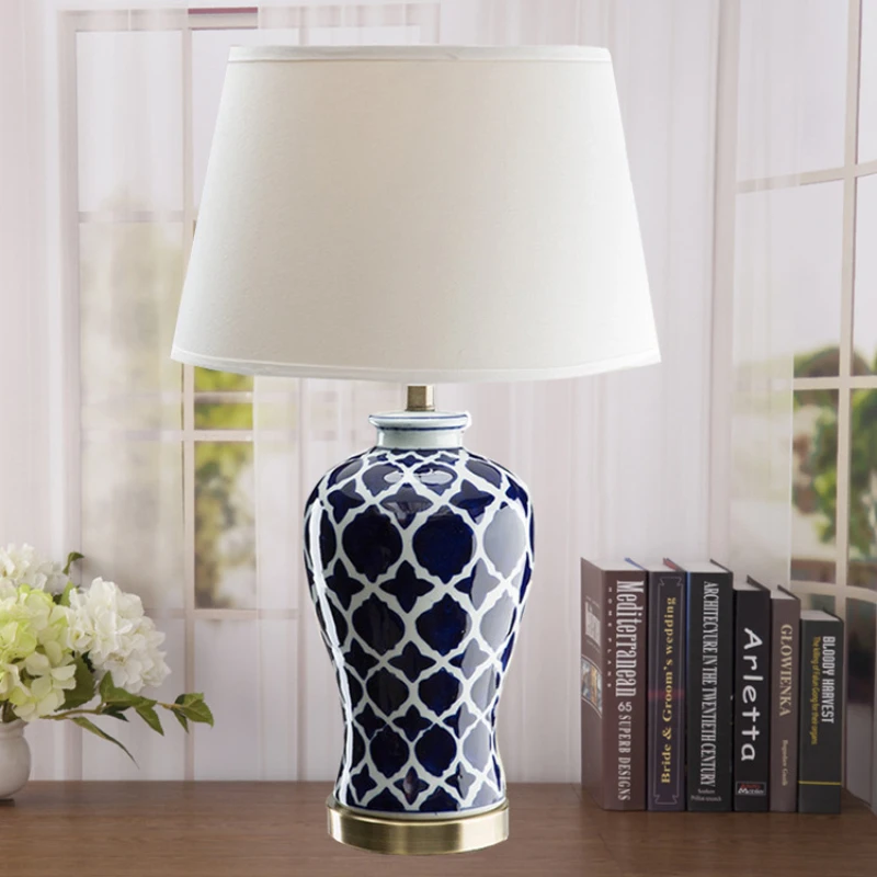 Купи American modern hand painted blue and white ceramic table lamp living room decorative table lamp bedroom bedside lamp за 3,013 рублей в магазине AliExpress