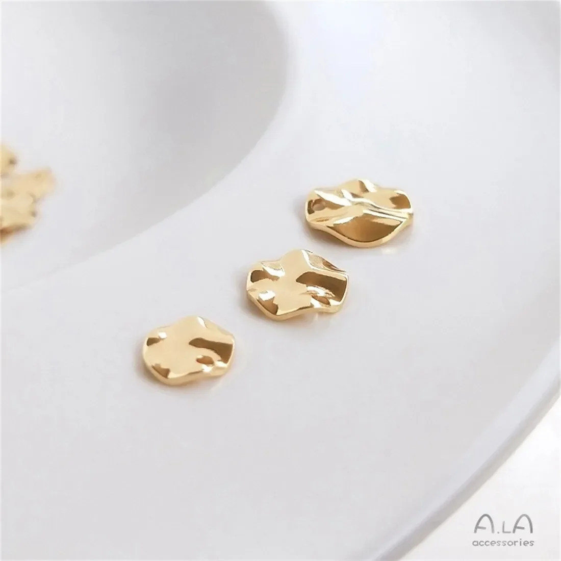 14-каратное позолоченное медное настоящее золото волнистый изогнутый диск кулон