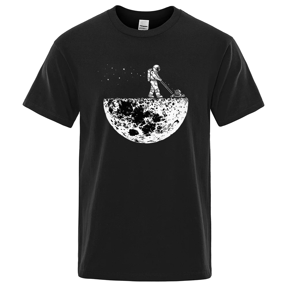

Astronauts Weeding On The Moon Creativity Design Simple T Shirt Men Fashion Breathable Shirt Creativity Clothes Oversize T-Shirt