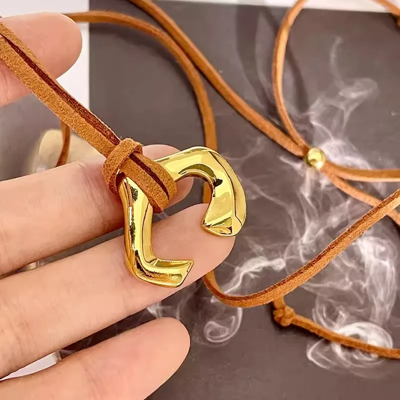 Металлическое ожерелье в форме подковы для женщин и девушек