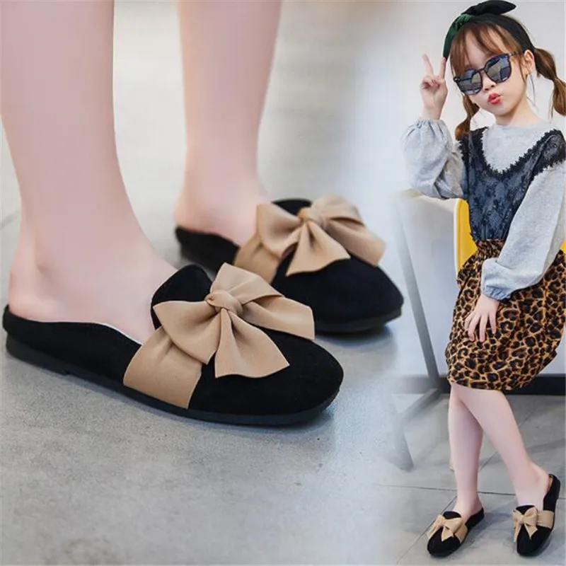 Детские шлепанцы 2022 весенняя обувь для девочек с закрытым носком школьная черная