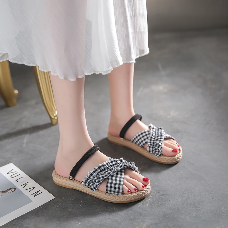 Shoes Slippers Flat Slipers Women Luxury Slides Shale Female Beach Low 2023 Designer Sabot Summer PU Rome Scandals Basic Fashion