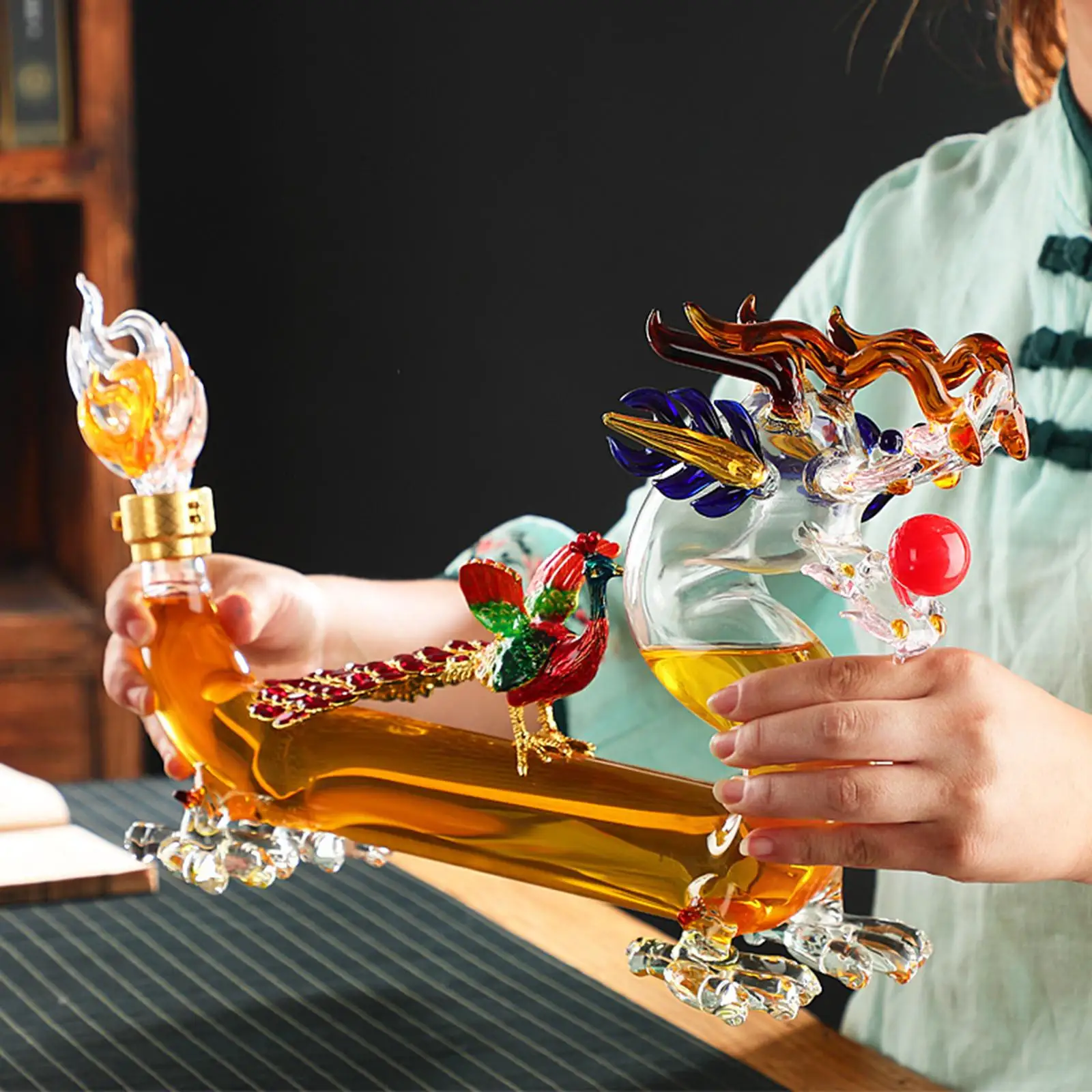 

Dragon Shaped Whisky Decanter Liquor Dispenser for Restaurant Kitchen Decor