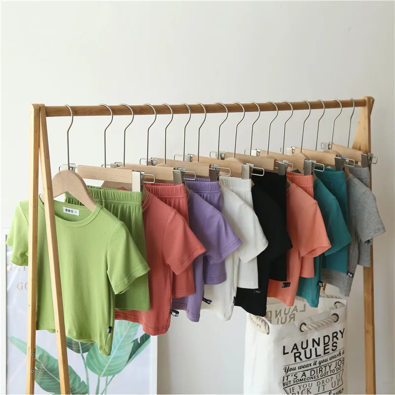 

Летние Детские комплекты 2023, однотонная хлопковая тонкая футболка + шорты, повседневная одежда из 2 предметов, костюмы для детей