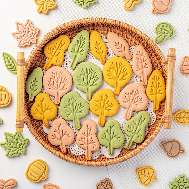 

Thanksgiving Cartoon Leaf Cookie Mold Mini Cartoon Tree Shaped Cookie Embossing Mold Three-dimensional Pressing Type Baking Tool
