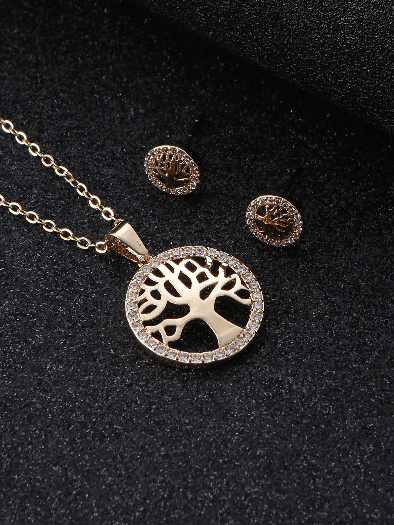 Тренды 2024 года колье с подвеской из нержавеющей стали золотым покрытием + серьги