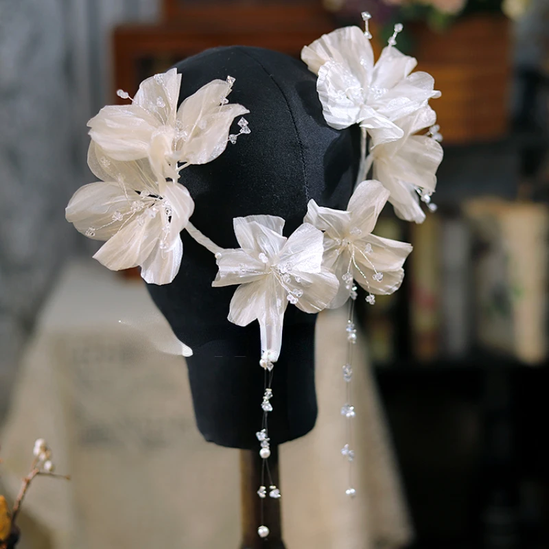 Серьги-подвески в виде цветка с кристаллами