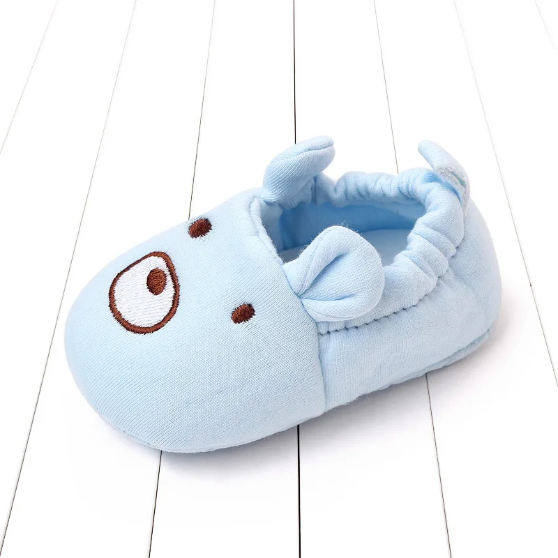 Черные детские туфли Yibubu симпатичные и просторные простые стильные для