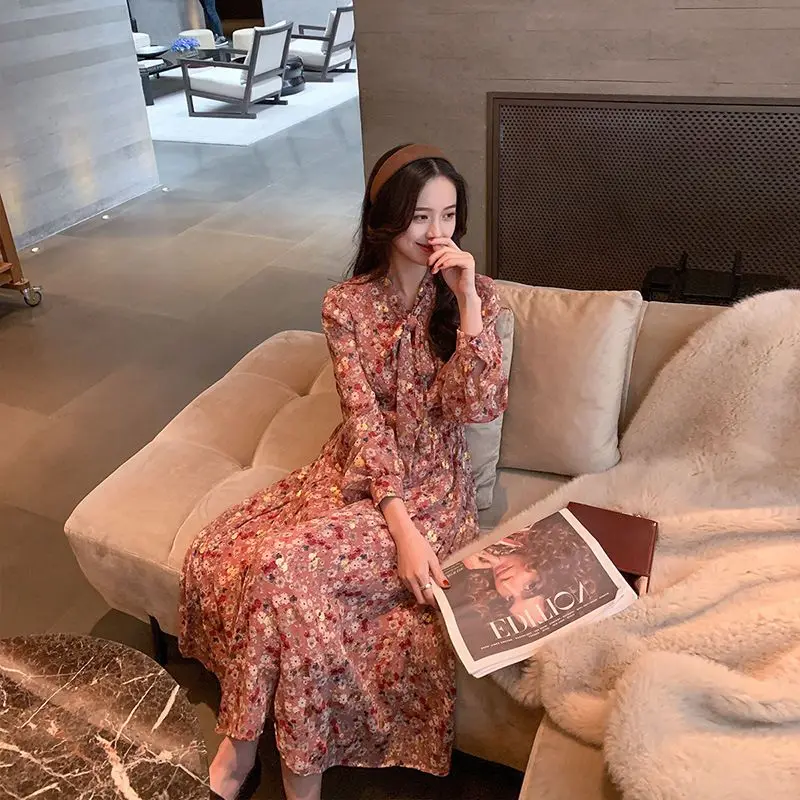 

French Style Retro Long Sleeve Chiffon Dress For Women Spring And Autumn New Elegant V-neck Slim-Fit Slimming Midi Dress