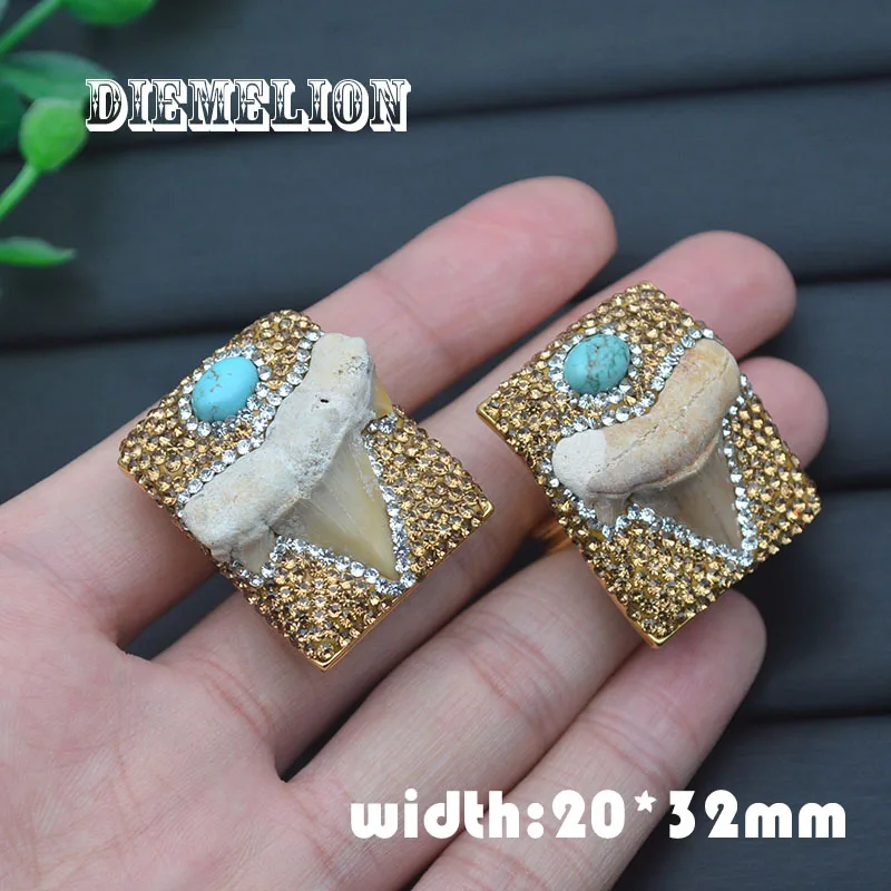 

18K Gold Plated Full Shiny Rhinestone Big Rectangle Rings for Women Inlaid Real Shark Tooth Fossil Unusual Luxury Jewelry