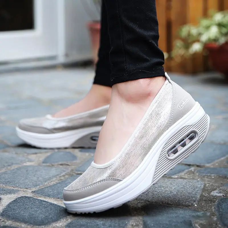 

Женские спортивные кроссовки на толстой подошве, белые кроссовки для бега, мягкие кроссовки на плоской танкетке, Брендовые спортивные крос...