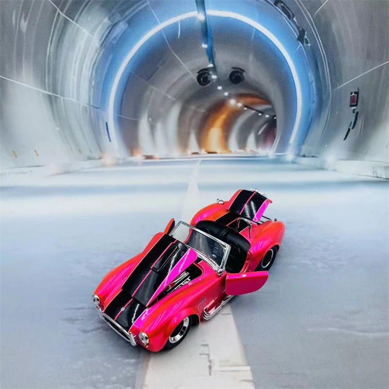 Модель автомобиля Jada 1:24 65 Shelby 427S/C