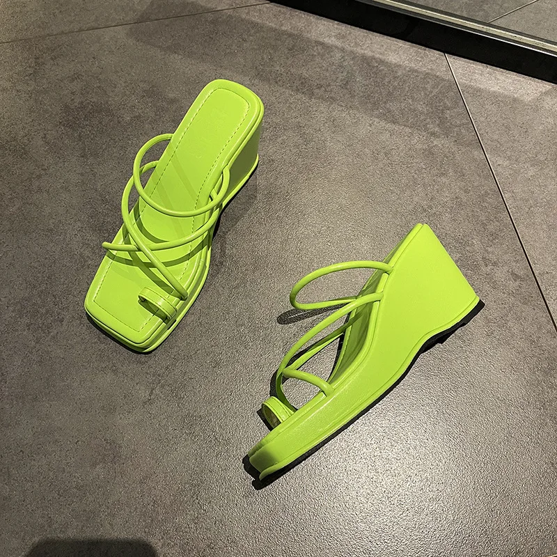 

Женские шлепанцы на платформе, пляжные сандалии на танкетке с узкими ремешками, без застежки, лето 2022