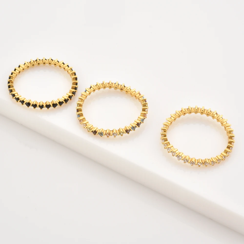 Кольцо женское из серебра 925 пробы с радужным цирконием |