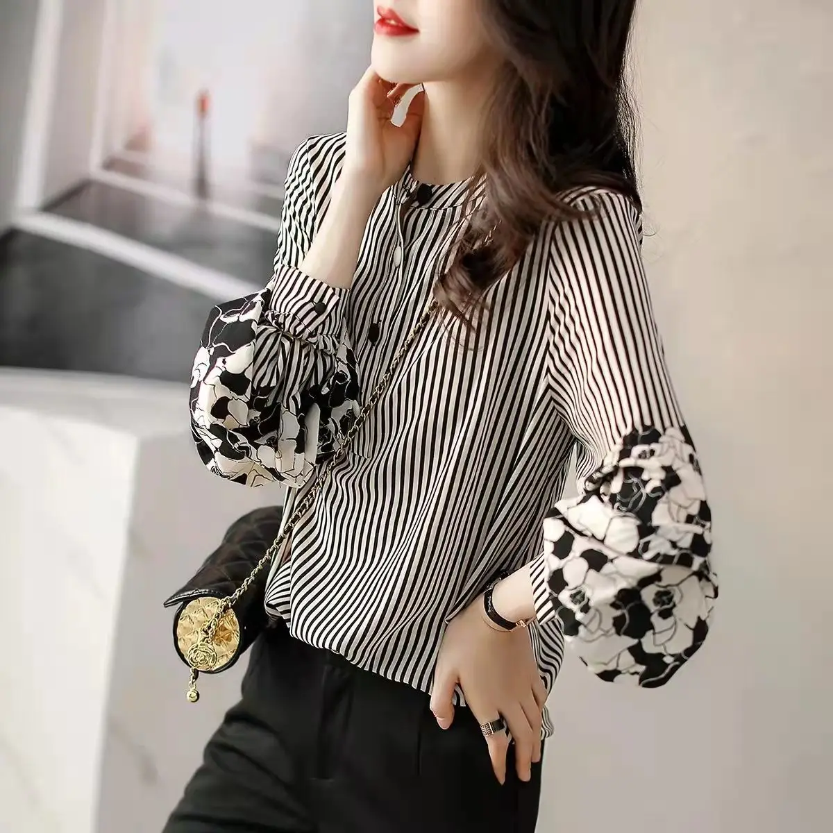 

2022 spring new classic stripes slimming all-match comfortable stitching T-shirt women's top