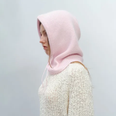 Женские зимние шапки из шерсти