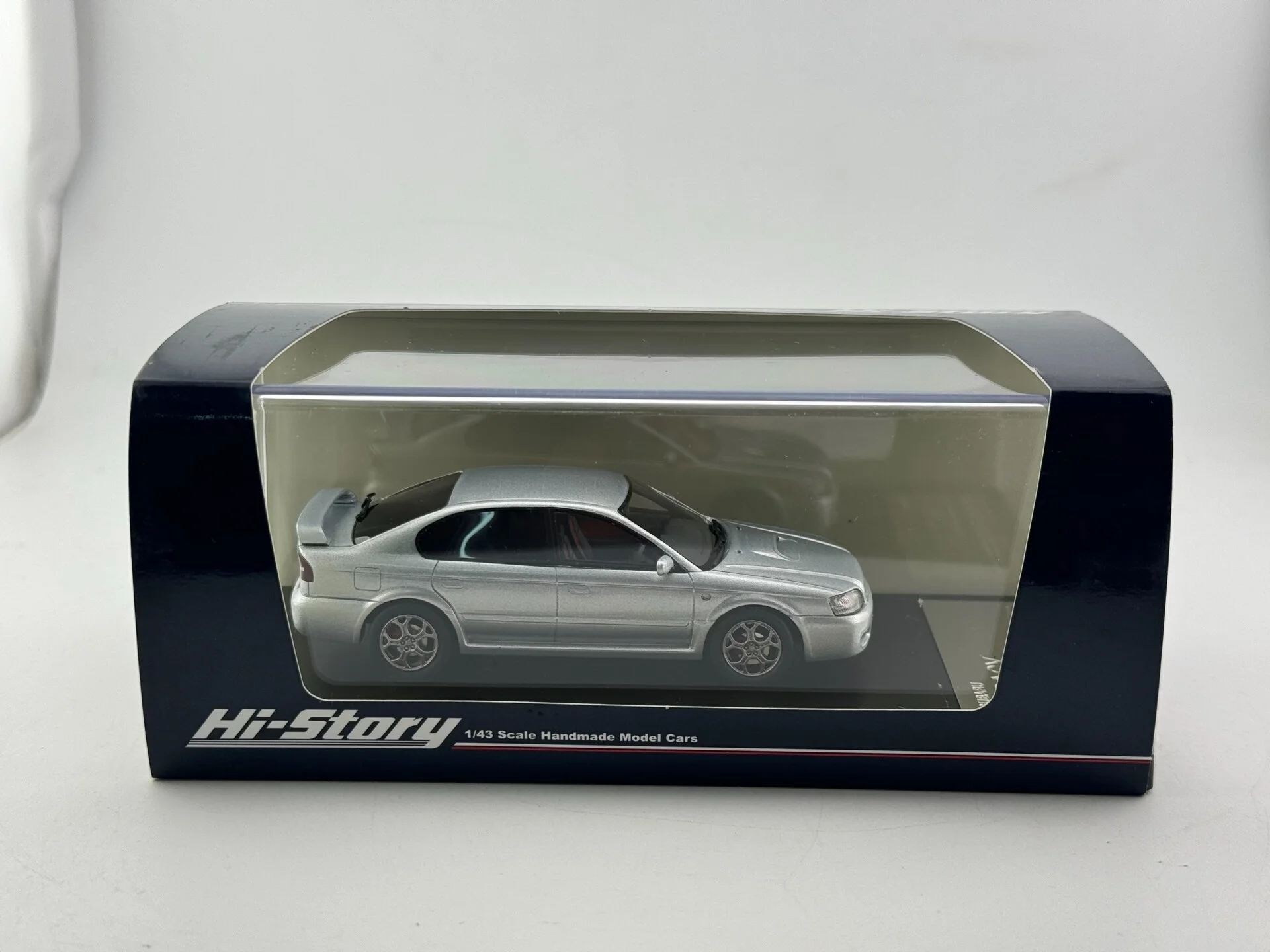 Фото Модель автомобиля Subaru Legacy из смолы, масштаб 1/43, с эффектом взрыва окон, Hi Story №1
