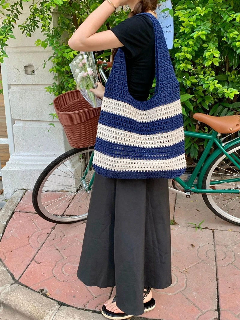 Fashion portable hollowed out shoulder bag striped Handmade knitted beach Handbags Large Capacity Shopper Totes