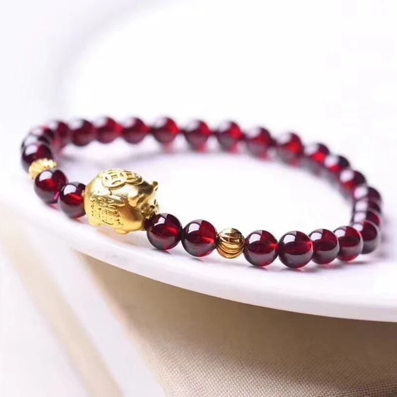 Натуральный бордовый гранат класса 6A 5 мм браслет с позолоченным знаком зодиака