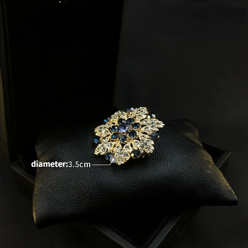 301 Exquisite Flower Brooch Elegant Corsage Pins Coat Fashion Women Suit Neckline Buckle Luxury Rhinestone Jewelry Accessories