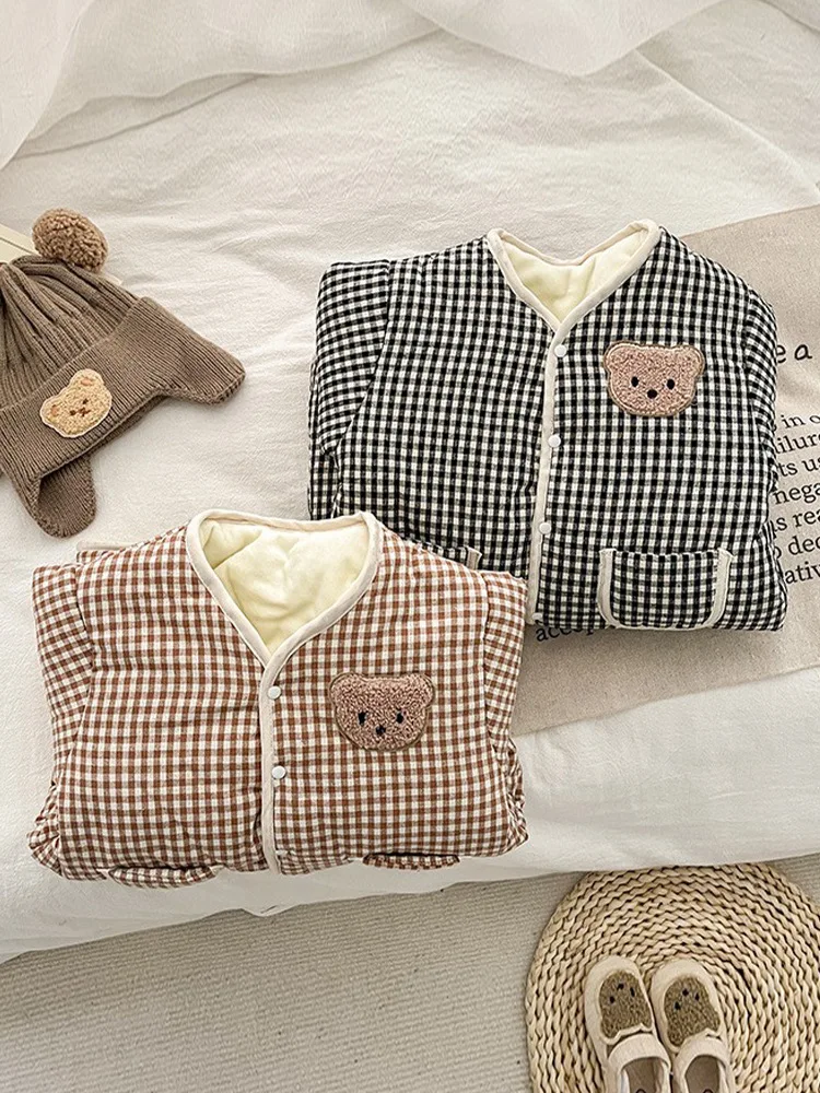 Рисунок 2 - Комбинезон зимний с длинным рукавом для новорожденных