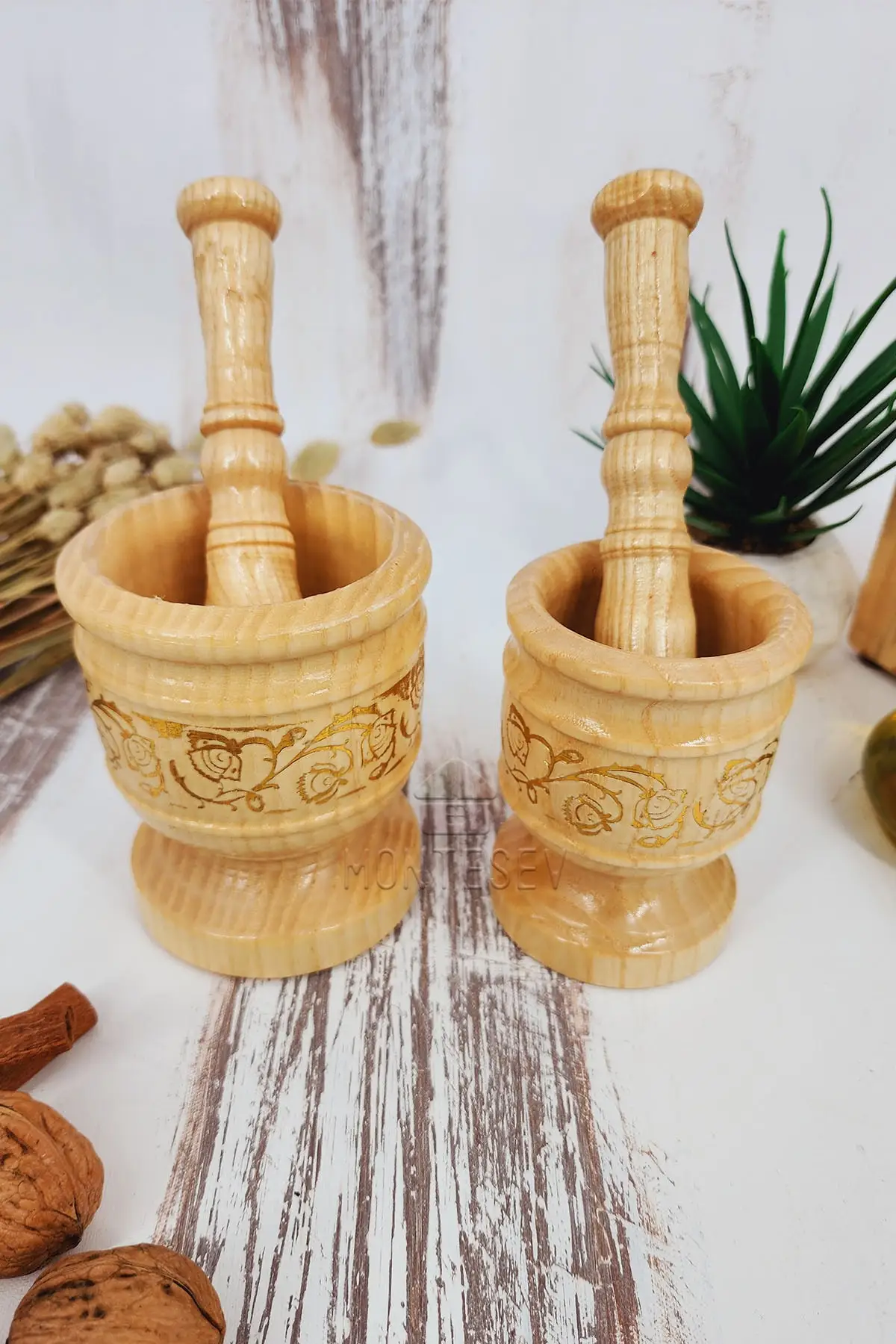 

Handmade Wooden Wood Mortar Garlic Crusher Set of 2 (Gilded Lux ​​8 - 10 pcs)