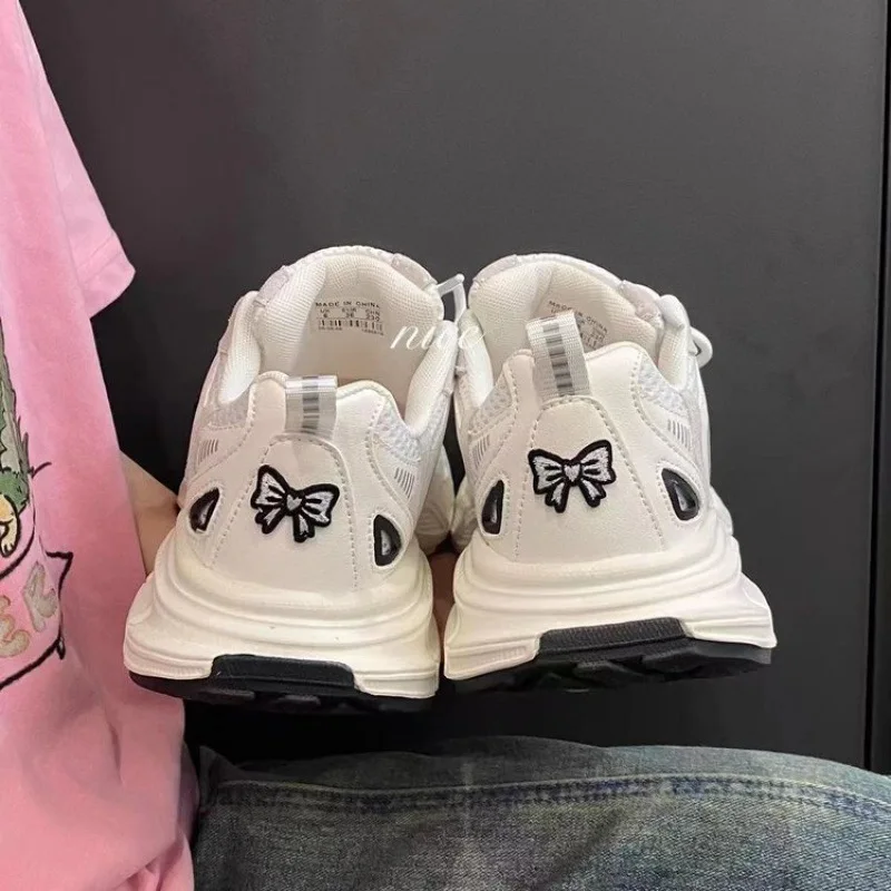 Кроссовки женские из ПУ кожи с круглым носком на шнуровке легкие дышащие кеды