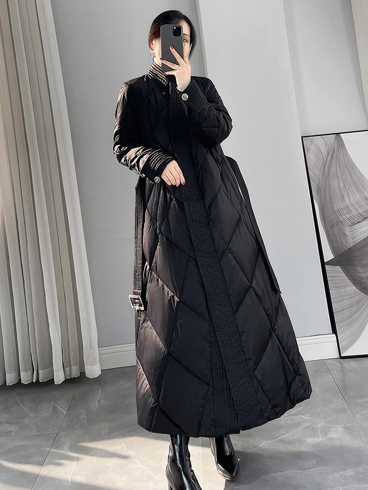 Black Design Sense Stand Collar Rhombus Down jacket Women 2024 Winter New Thickened Warm Long over-the-Knee Outerwear