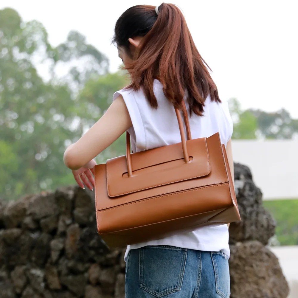 

Genuine Leather Women's Bag Simple One Shoulder Underarm Bag Casual Large Capacity Cowhide Laptop Commuter Bag