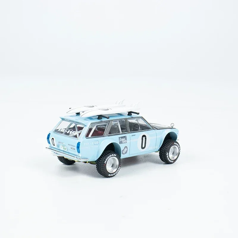 Миниатюрная модель автомобиля Datsun 510 Wagon 4x4 зимнего праздника KHMG092 KAIDOU