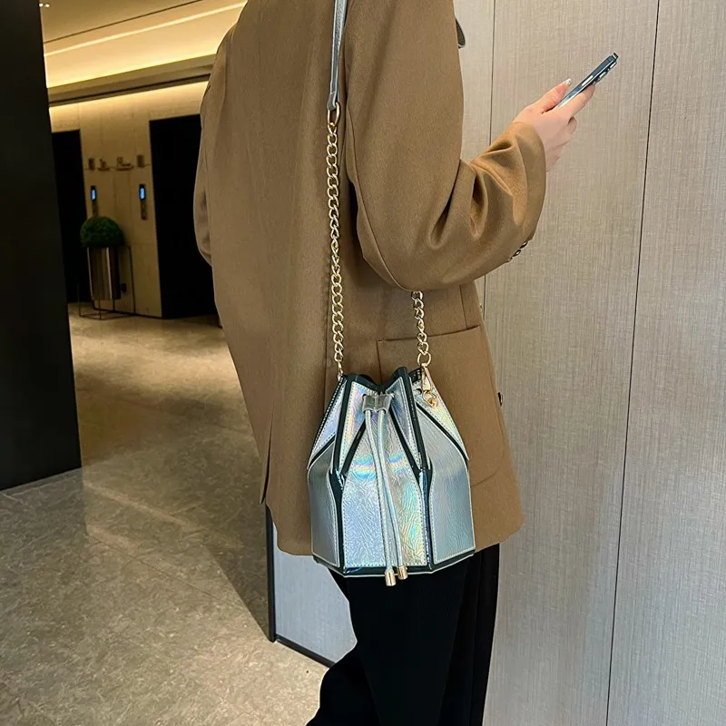 2023Genuine Leather Bucket Bag Fashion Women Shoulder Messenger Bag Middle-aged Female Mother Bag Leather Large-capacity Handbag