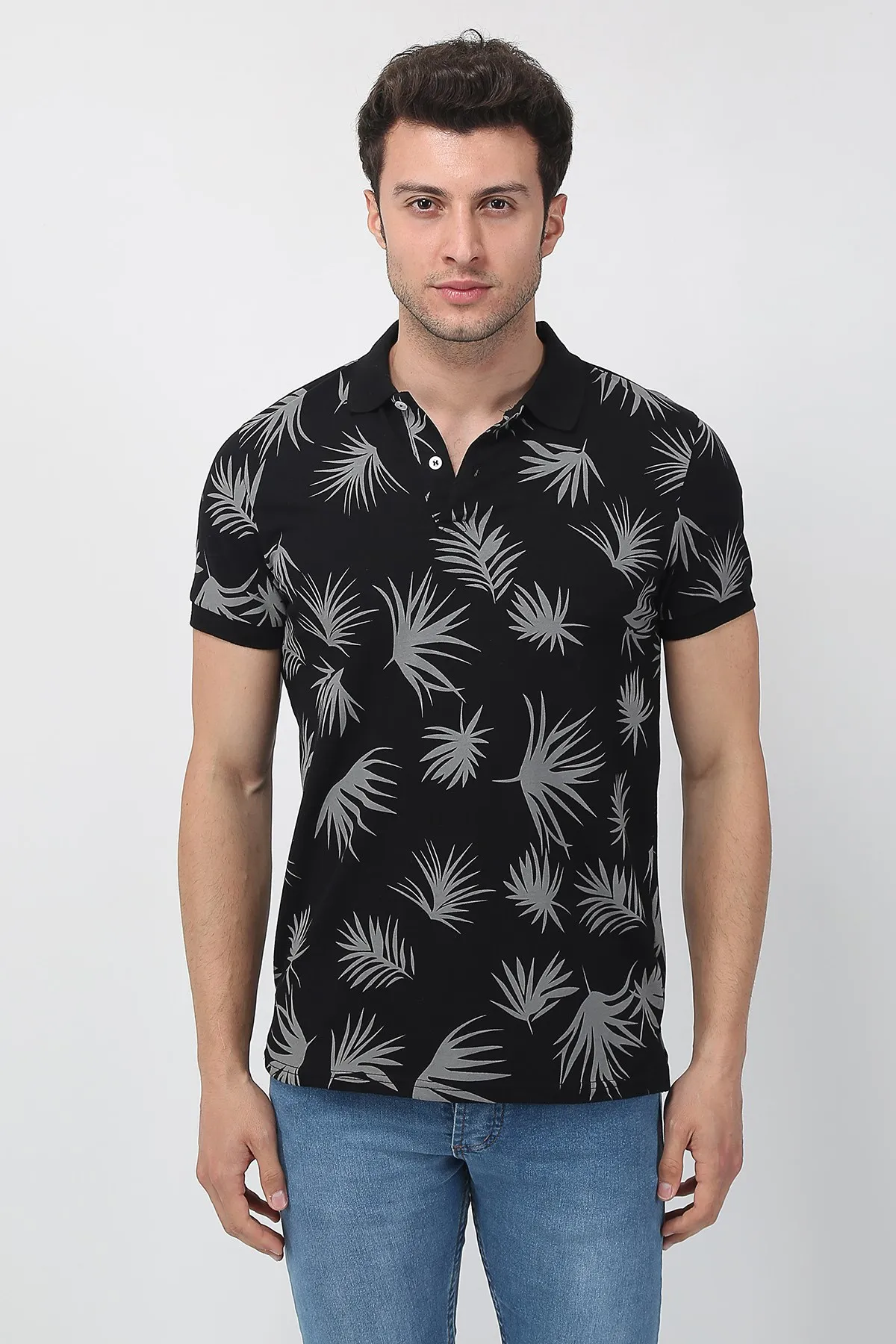 

Мужская приталенная футболка с принтом и воротником-поло 21Y-3400759-01, Черная