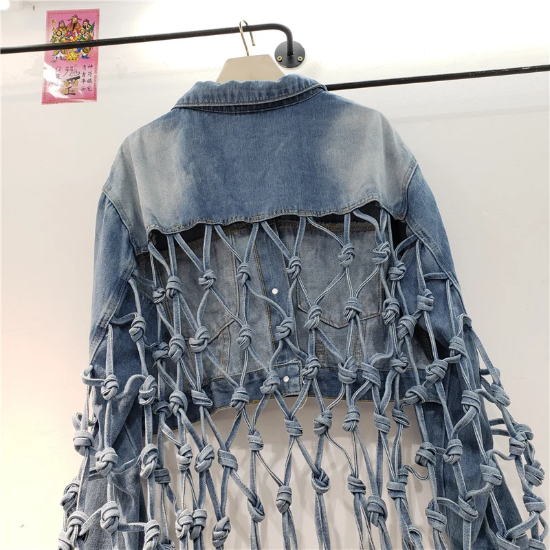 Женская джинсовая куртка с длинным рукавом винтажная голубая Свободная вырезами