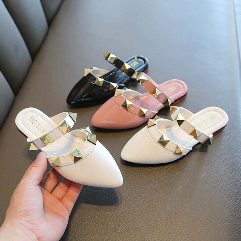 

Summer Girls Shoes Baby Sandals Kids Rome Shoes Children Brand Sandals Streetwear Patent Leather Rivet Hollow 3-12Y