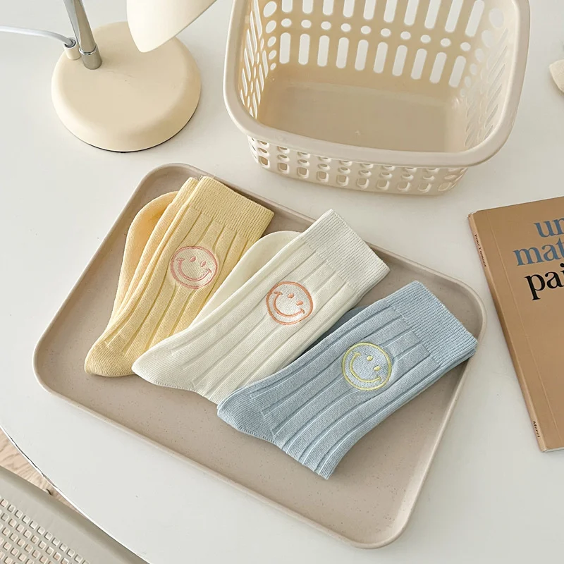 New Spring/Summer Socks Women INS Wind White Stacked Socks Tide Solid Cotton Female Embroidered Smiling Face Mid Tube Socks