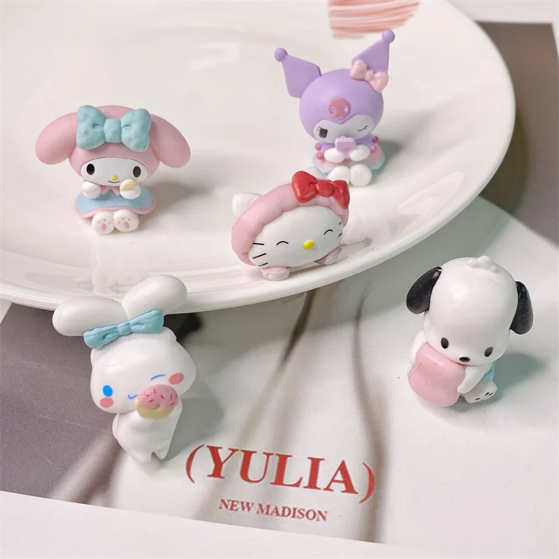 

Anime Kuromi Figure Kitty Action Figures Sanrio Decor Melody Cinnamoroll Pachacco Model Cartoon Ornament Collection Toys Girls