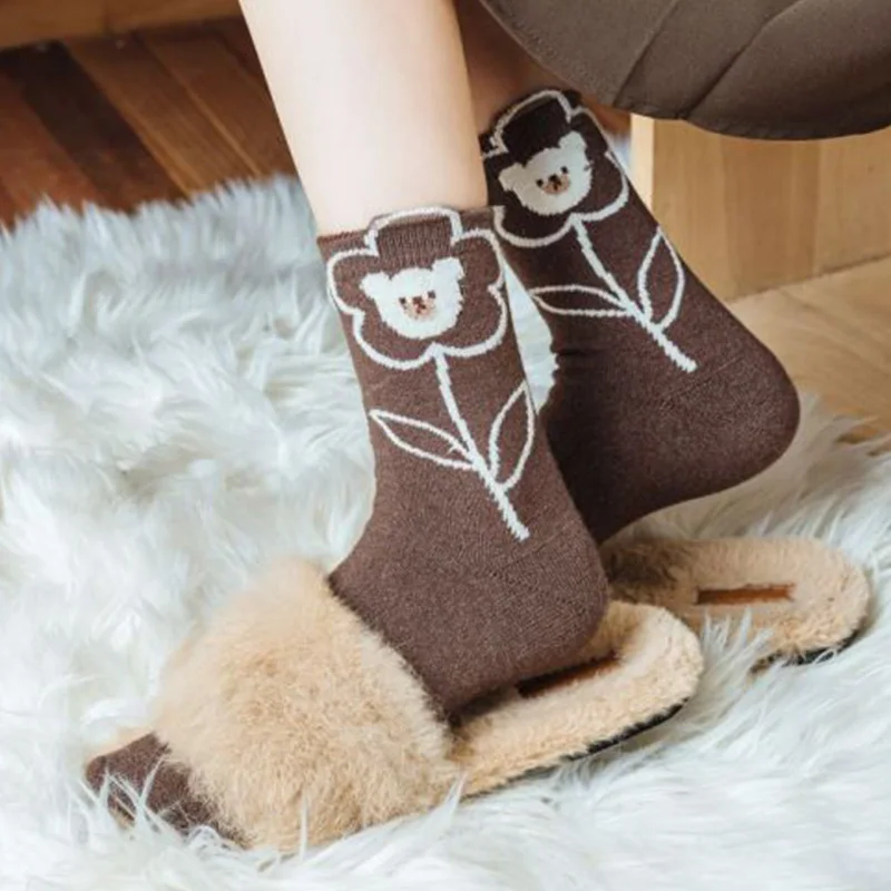 5 Pair Vintage Print Winter Wool Socks Women Long Thicken Keep Warm Socks Cold Resistance Female Style Leg Warmers Street Luxury