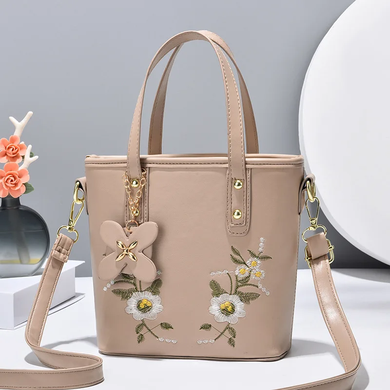 

Hot Selling Bags Women's Summer 2022 New Texture Niche Messenger Bag Fashion Large-capacity Super-fire Portable Bucket Bag Women
