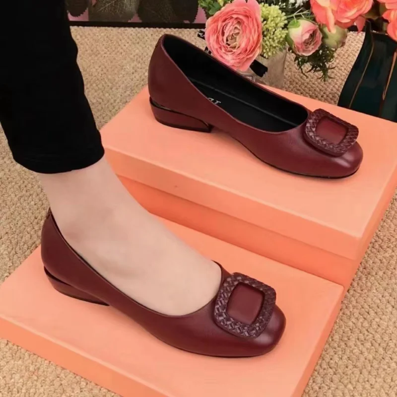 

Женские модные красные туфли-лодочки из искусственной кожи на коротком квадратном каблуке, женские повседневные высококачественные удобн...