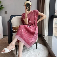 mom summer dress pleated dress 2022 fashion age reduction printing large size 200 jin can wear fat mm cover belly miyake dresses