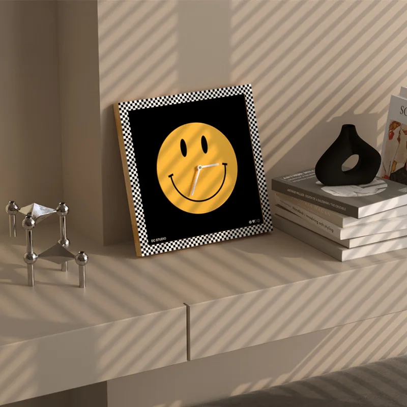

Smiling face ins network red wall clock Nordic living room decoration clock bedroom creative clock checkerboard