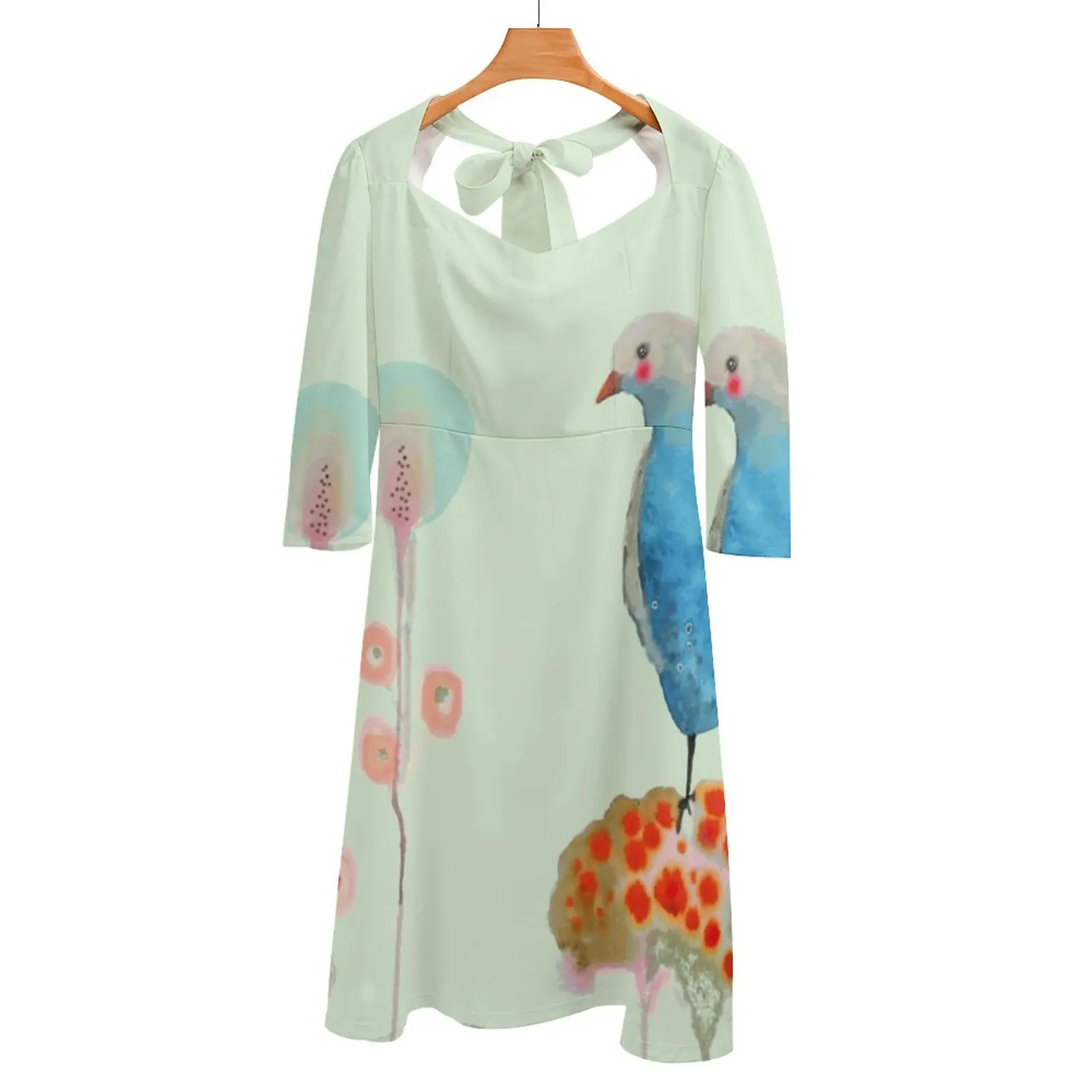 

Платье с открытой спиной, квадратным вырезом и шнуровкой сзади