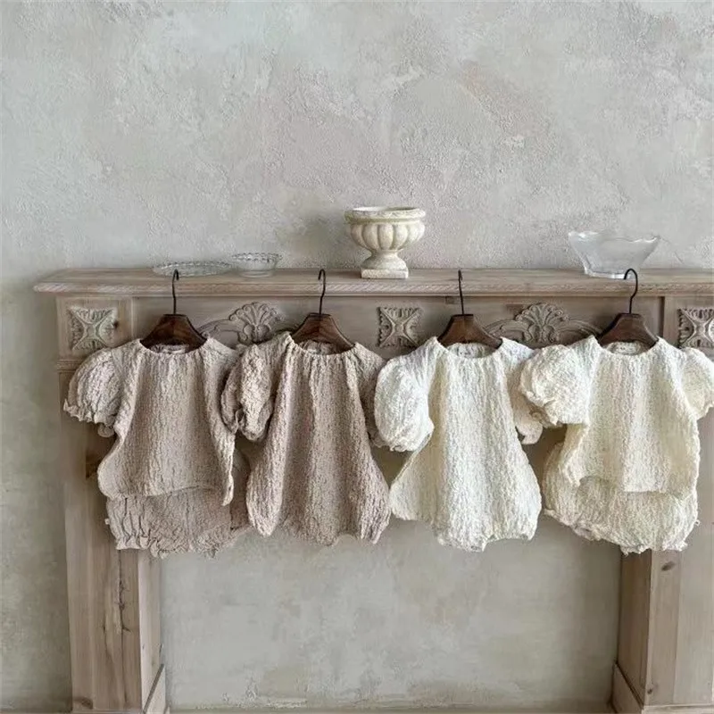 

Cute Girl Retro Puff Sleeves Bodysuit Solid Folds Tshirt And Loose Cotton Pp Shorts 2pc Infant Girls Set Kid Summer Clothes