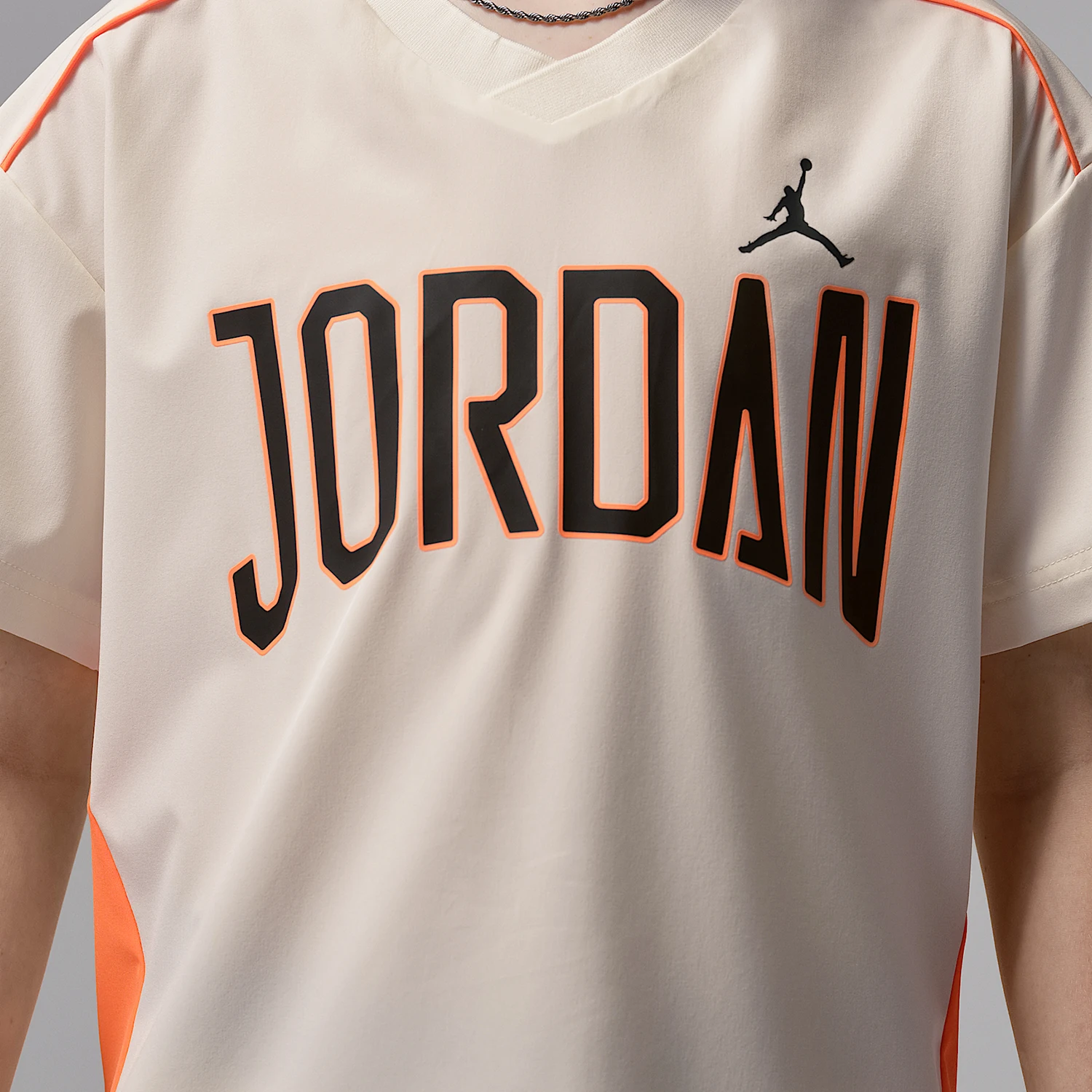 Фото Оригинальная детская солнцезащитная футболка Nike Jordan Prestige с коротким рукавом IW1467-110 №4