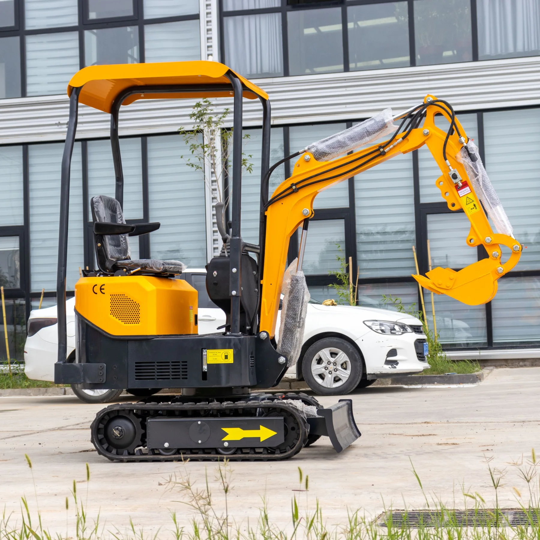 Earth moving machinery 1ton 0.8ton  mini excavator micro digger with free bucket