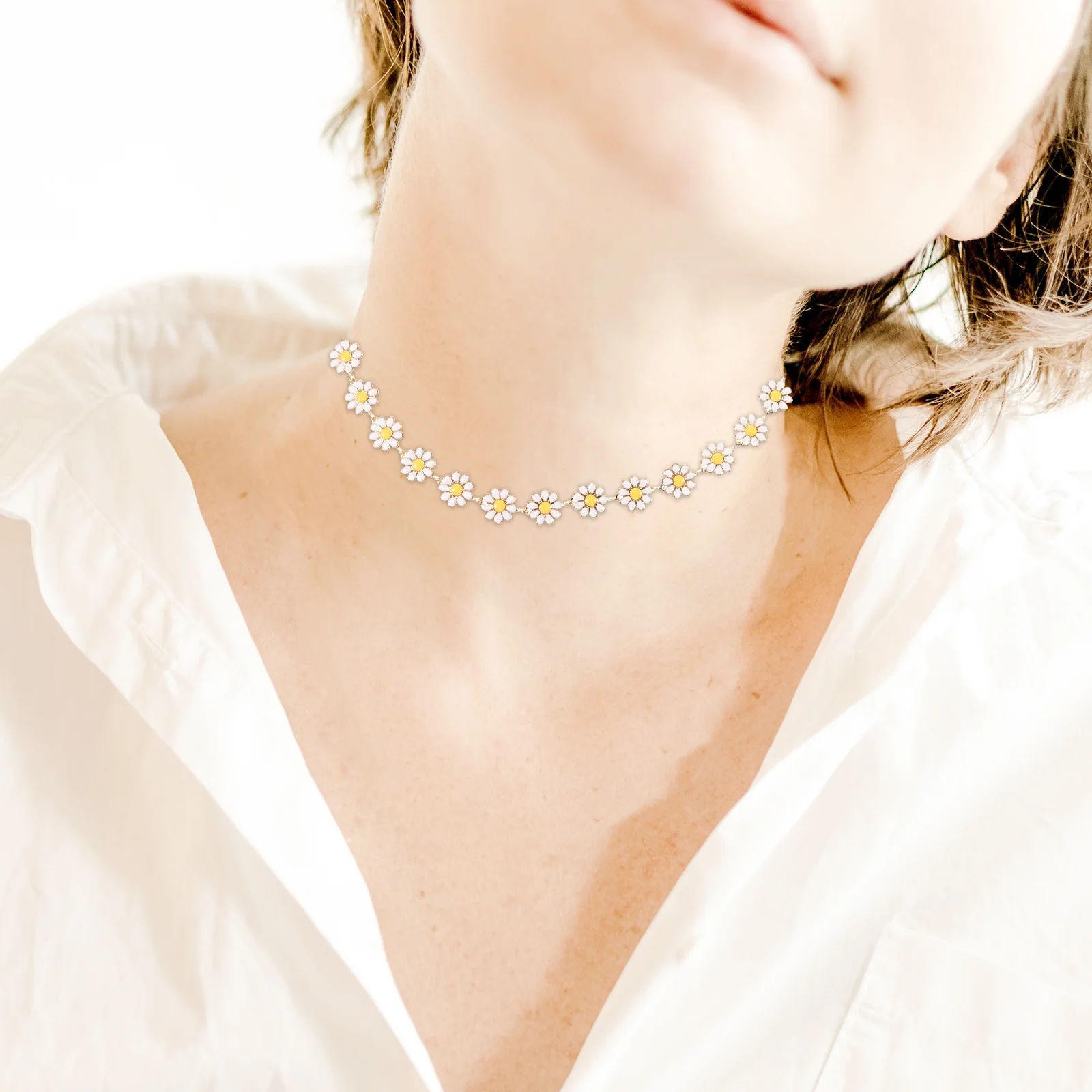 

Female Clavicle Chain Necklaces Women Vintage Jewelry Flower Lady Daisy Neckwear Choker