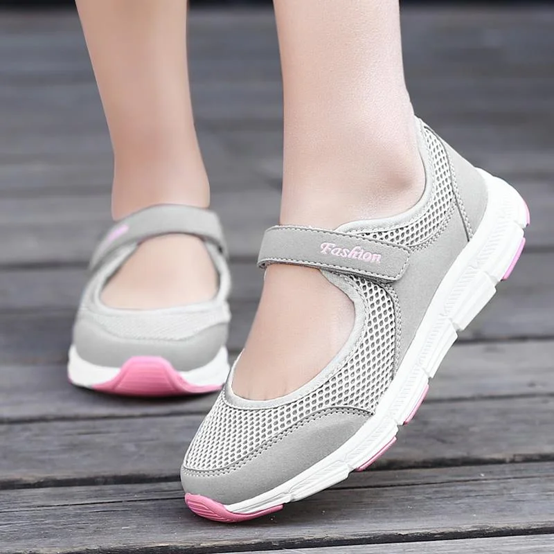2022 Summer Women Casual Shoes Soft Breathable Mesh Portable Sneakers Walking Shoes Flat Soles for Women Slip on White Shoes
