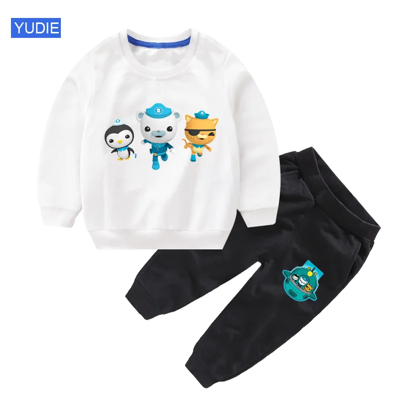 

Children's tracksuit from a T-shirt and trousers, for spring and autumn