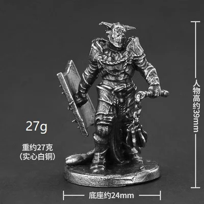 

Металлическая статуэтка рыцарь