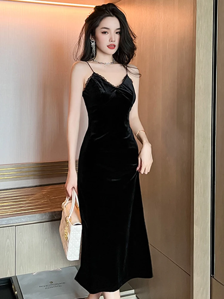 

Весенние платья-Макси для женщин 2023 элегантное сексуальное бархатное черное платье на бретельках без рукавов с открытой спиной разрезом женское платье